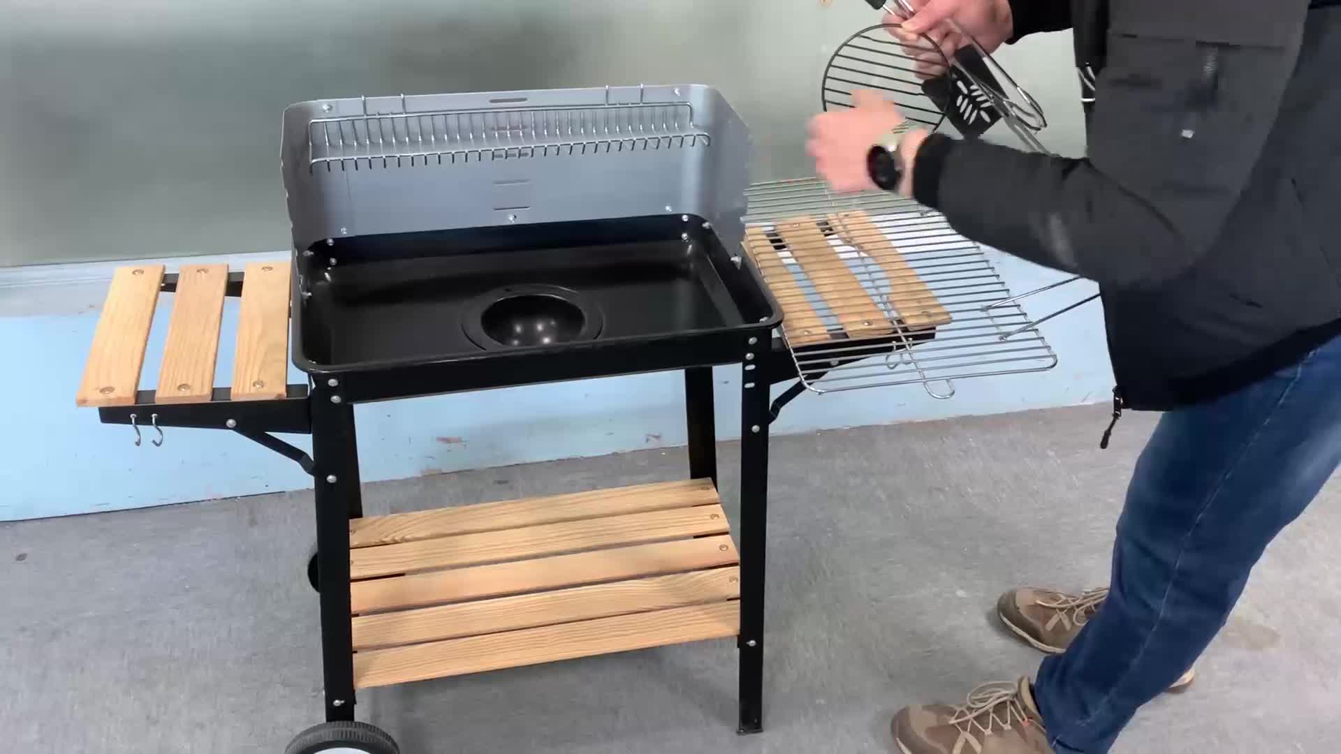 video thumbnail of aro Holzkohle Grillwagen, Grillfläche 48 x 28.5 cm, Seiten- und Untenablage, fahrbar, Stahl/Holz, grün